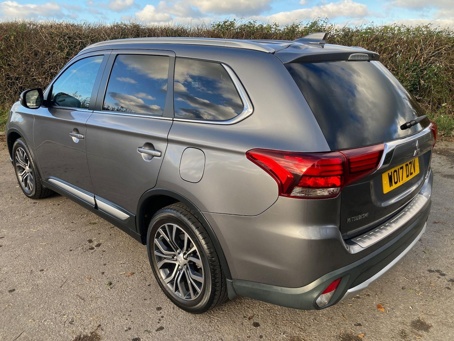 Used Mitsubishi Outlander 2017 for sale - 76700851: Photo 4