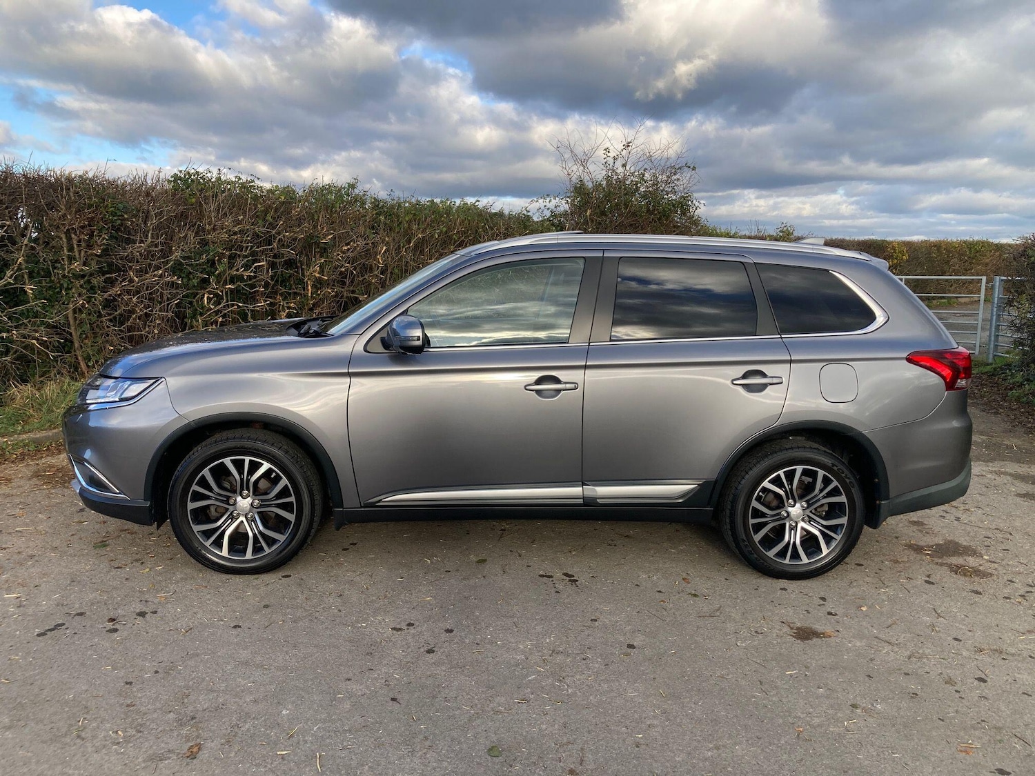 Used Mitsubishi Outlander 2017 for sale - 76700851: Photo 5