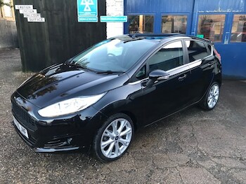 Used Ford Fiesta 2015 for sale - 76780430: Photo