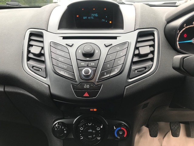 Used Ford Fiesta 2014 for sale - 76302610: Photo 9