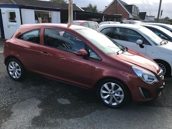 Used Vauxhall Corsa 2012 for sale - 75982070: Photo 2