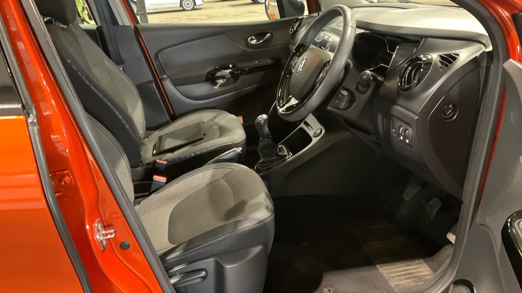 Used Renault Captur 2016 for sale - 76093796: Photo 13