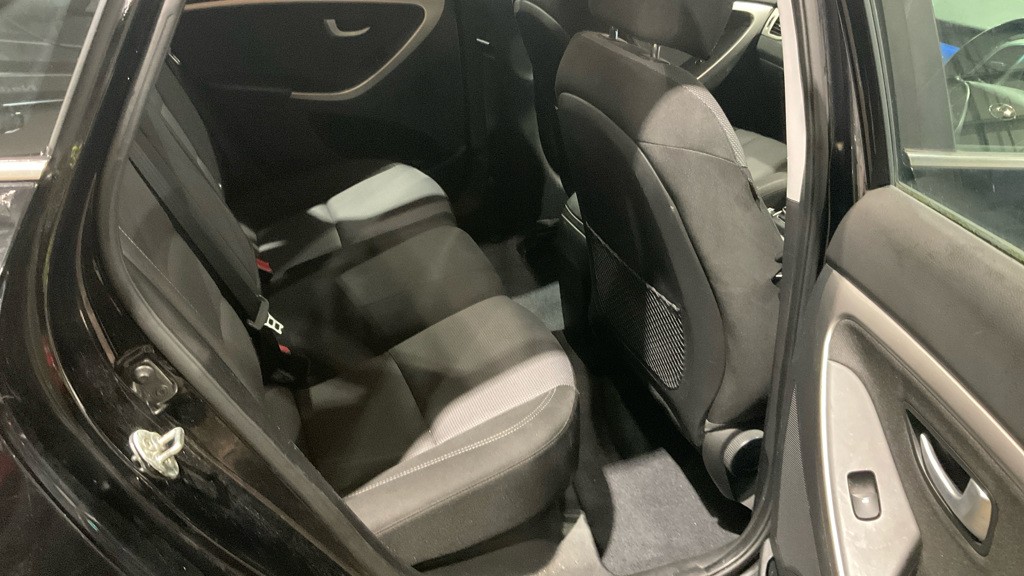 Used Hyundai i30 2017 for sale - 77709043: Photo 8