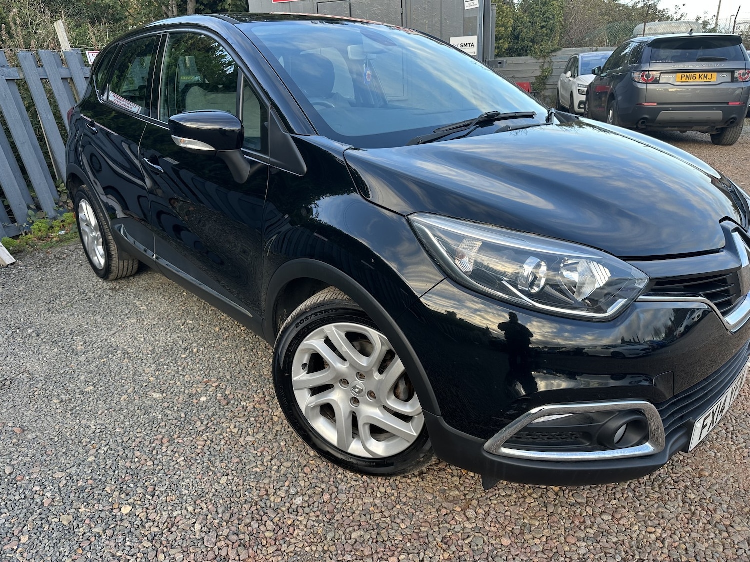 Used Renault Captur 2014 for sale - 76431003: Photo 2