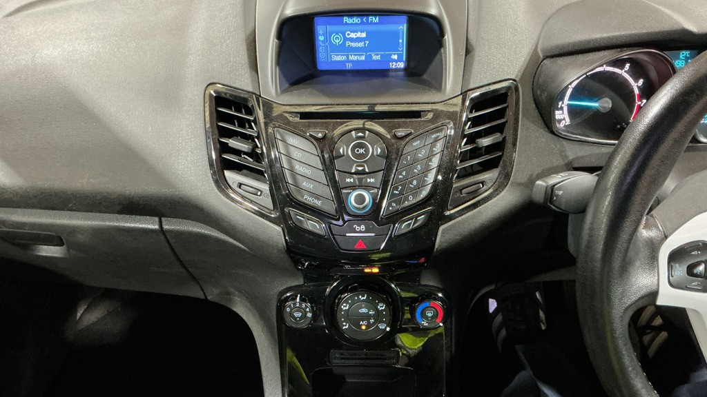 Used Ford Fiesta 2016 for sale - 76855375: Photo 11