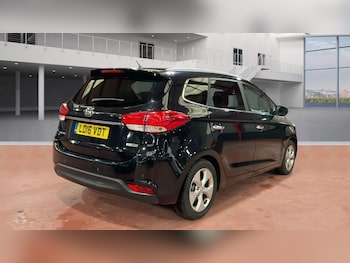 Used Kia Carens 2016 for sale - 77478124: Photo