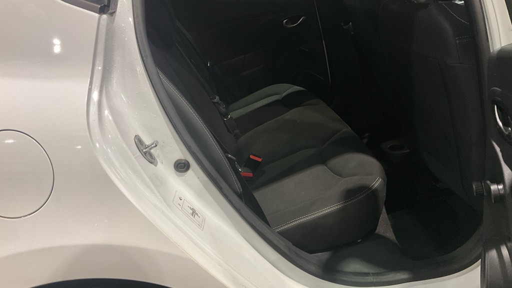 Used Renault Clio 2016 for sale - 76380325: Photo 8