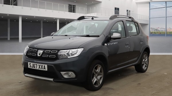 Used Dacia Sandero Stepway 2017 for sale - 76268522: Photo 2