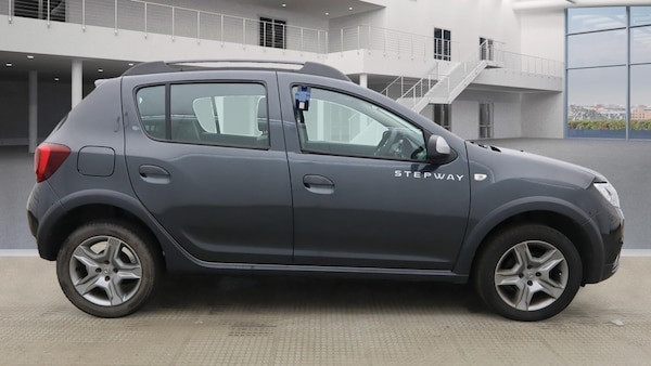Used Dacia Sandero Stepway 2017 for sale - 76268522: Photo 5