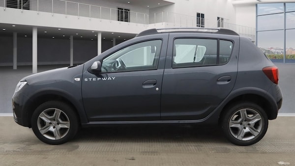 Used Dacia Sandero Stepway 2017 for sale - 76268522: Photo 6