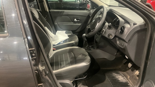 Used Dacia Sandero Stepway 2017 for sale - 76268522: Photo 9