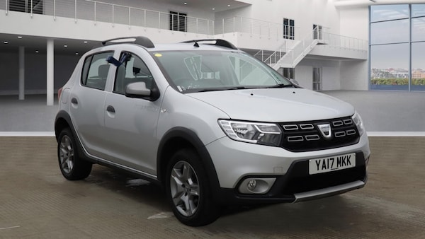 Used Dacia Sandero Stepway 2017 for sale - 76252352: Photo 1