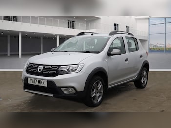 Used Dacia Sandero Stepway 2017 for sale - 76252352: Photo 2