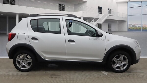 Used Dacia Sandero Stepway 2017 for sale - 76252352: Photo 5