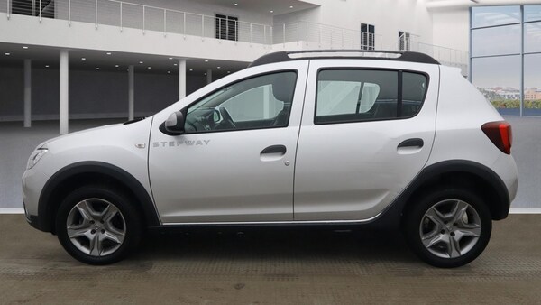 Used Dacia Sandero Stepway 2017 for sale - 76252352: Photo 6
