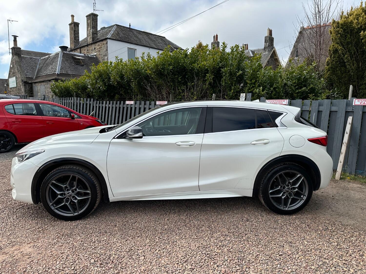 Used Infiniti Q30 2016 for sale - 76794538: Photo 10