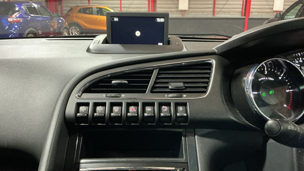 Used Peugeot 3008 2016 for sale - 77516111: Photo 11