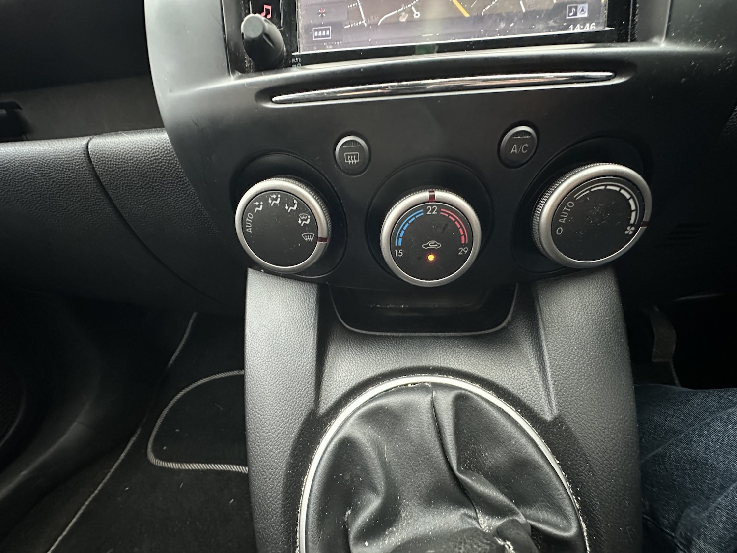 Used Mazda Mazda2 2014 for sale - 77201276: Photo 21