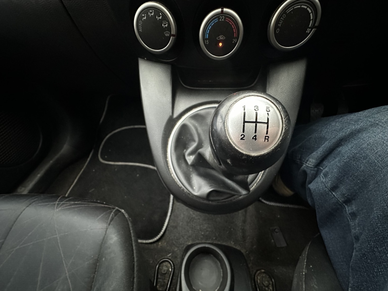 Used Mazda Mazda2 2014 for sale - 77201276: Photo 22