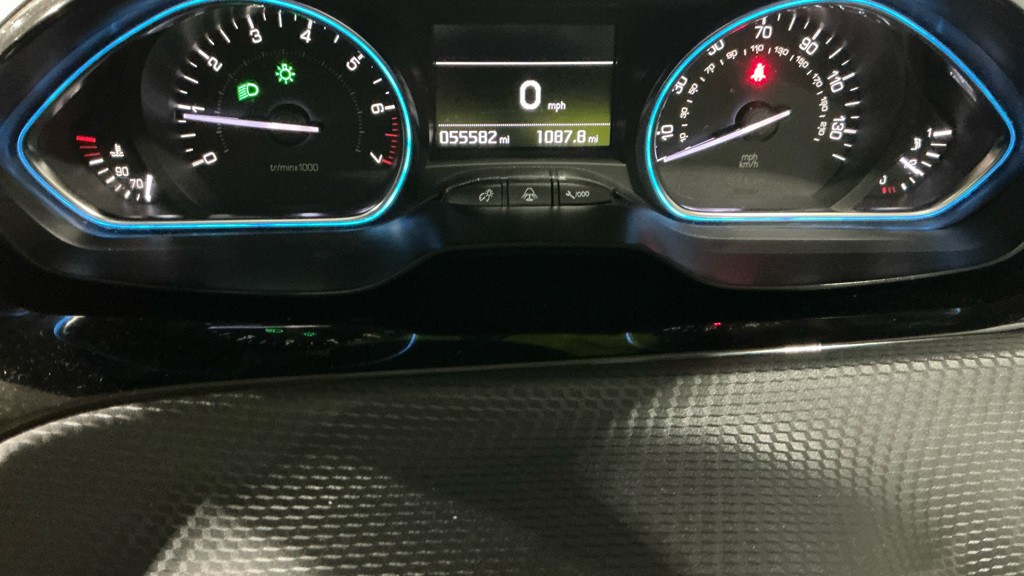 Used Peugeot 2008 2017 for sale - 76670787: Photo 10