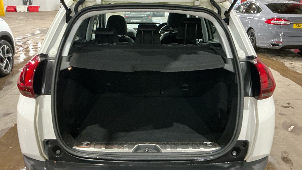 Used Peugeot 2008 2017 for sale - 76670787: Photo 7