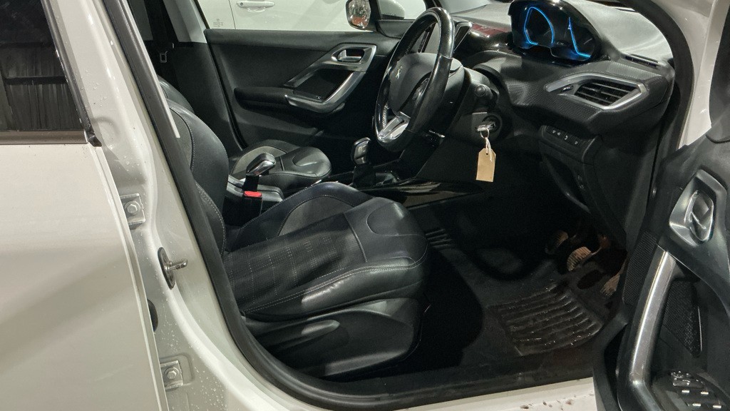 Used Peugeot 2008 2017 for sale - 76670787: Photo 9