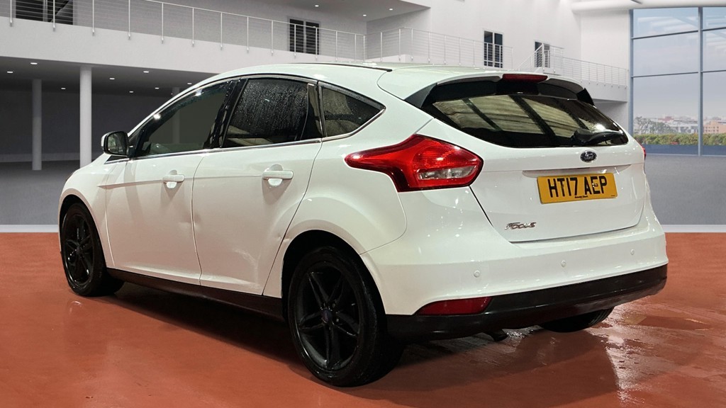 Used Ford Focus 2017 for sale - 76758839: Photo 3