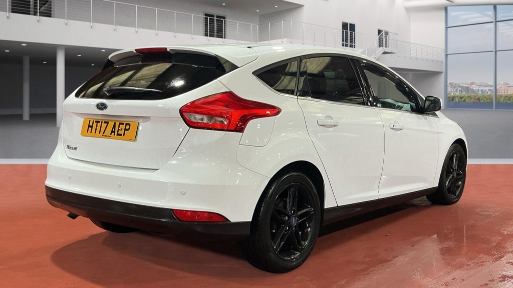 Used Ford Focus 2017 for sale - 76758839: Photo 4