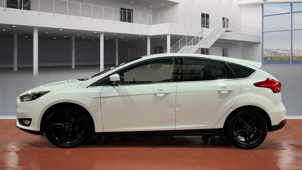 Used Ford Focus 2017 for sale - 76758839: Photo 6