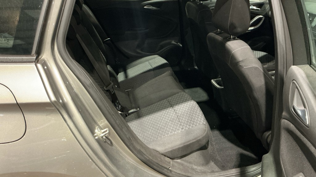 Used Vauxhall Astra 2017 for sale - 77314106: Photo 8