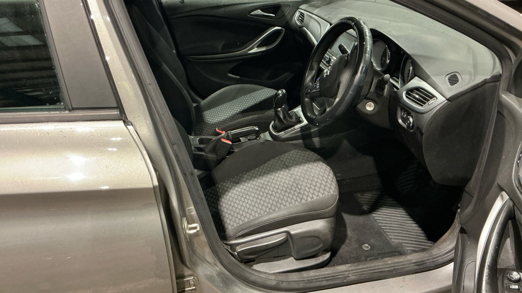 Used Vauxhall Astra 2017 for sale - 77314106: Photo 9