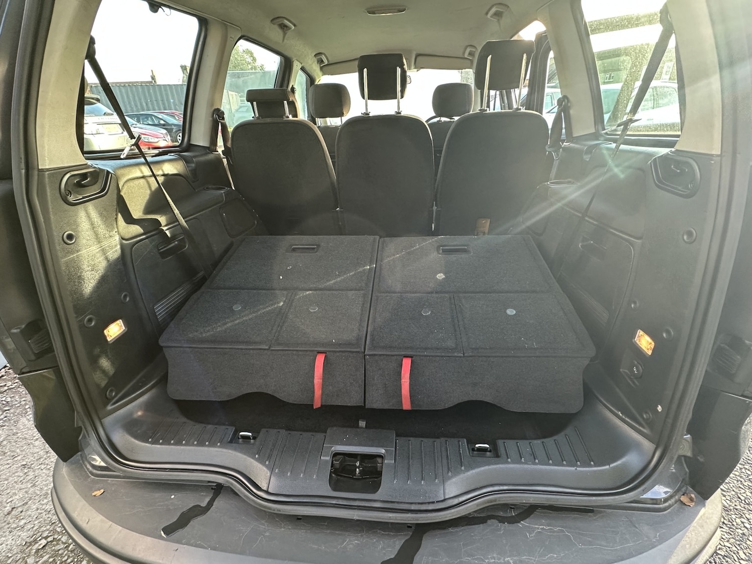 Used Ford Galaxy 2010 for sale - 76598770: Photo 27