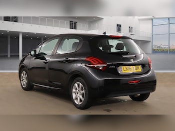 Used Peugeot 208 2016 for sale - 76120320: Photo