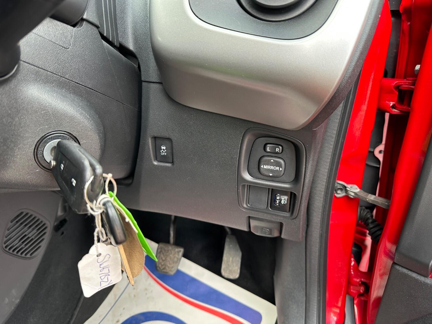 Used Toyota AYGO 2017 for sale - 77707332: Photo 32