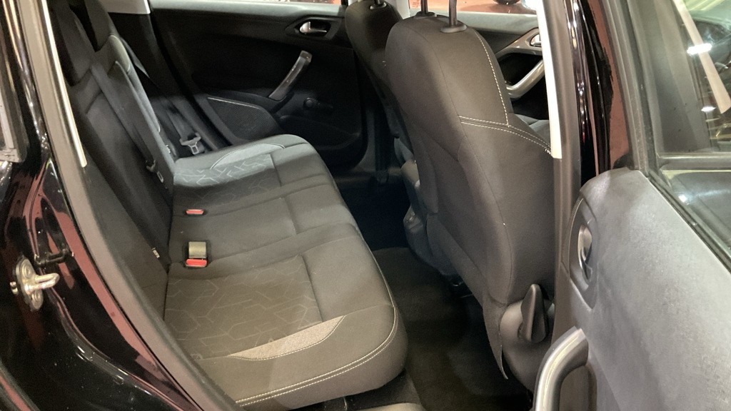 Used Peugeot 2008 2016 for sale - 76075990: Photo 11