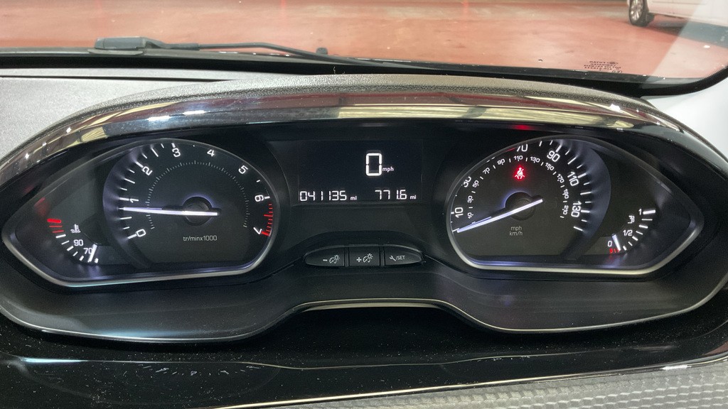 Used Peugeot 2008 2016 for sale - 76075990: Photo 14