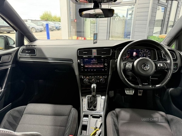 Used Volkswagen Golf 2017 for sale - 76043495: Photo 32