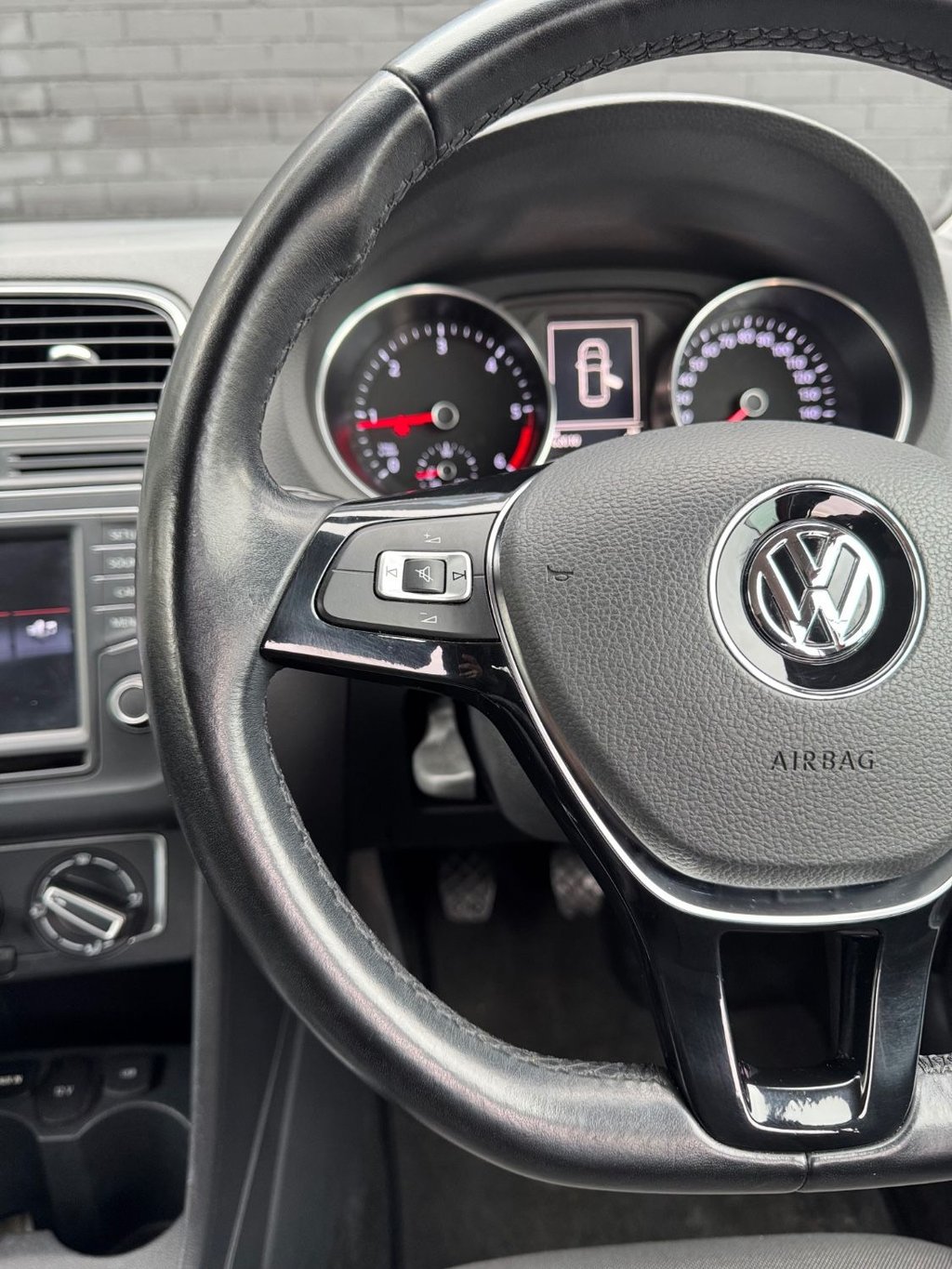 Used Volkswagen Polo 2015 for sale - 77378254: Photo 22