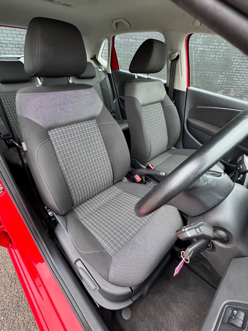 Used Volkswagen Polo 2015 for sale - 77378254: Photo 28