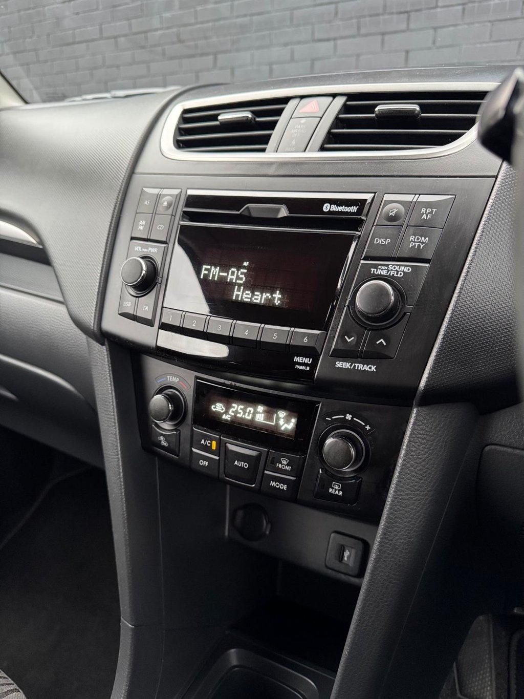 Used Suzuki Swift 2013 for sale - 77302506: Photo 29