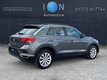 Used Volkswagen T-Roc 2019 for sale - 78232854: Photo