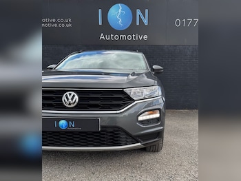 Used Volkswagen T-Roc 2019 for sale - 78232854: Photo