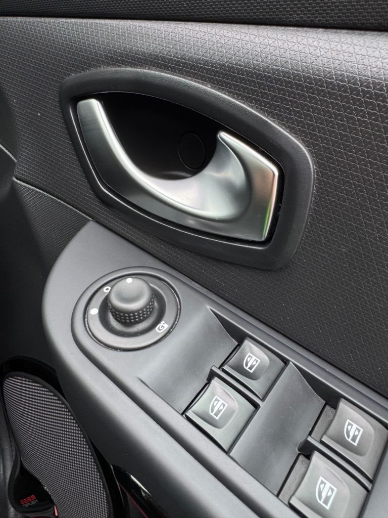 Used Renault Clio 2015 for sale - 78128834: Photo 30