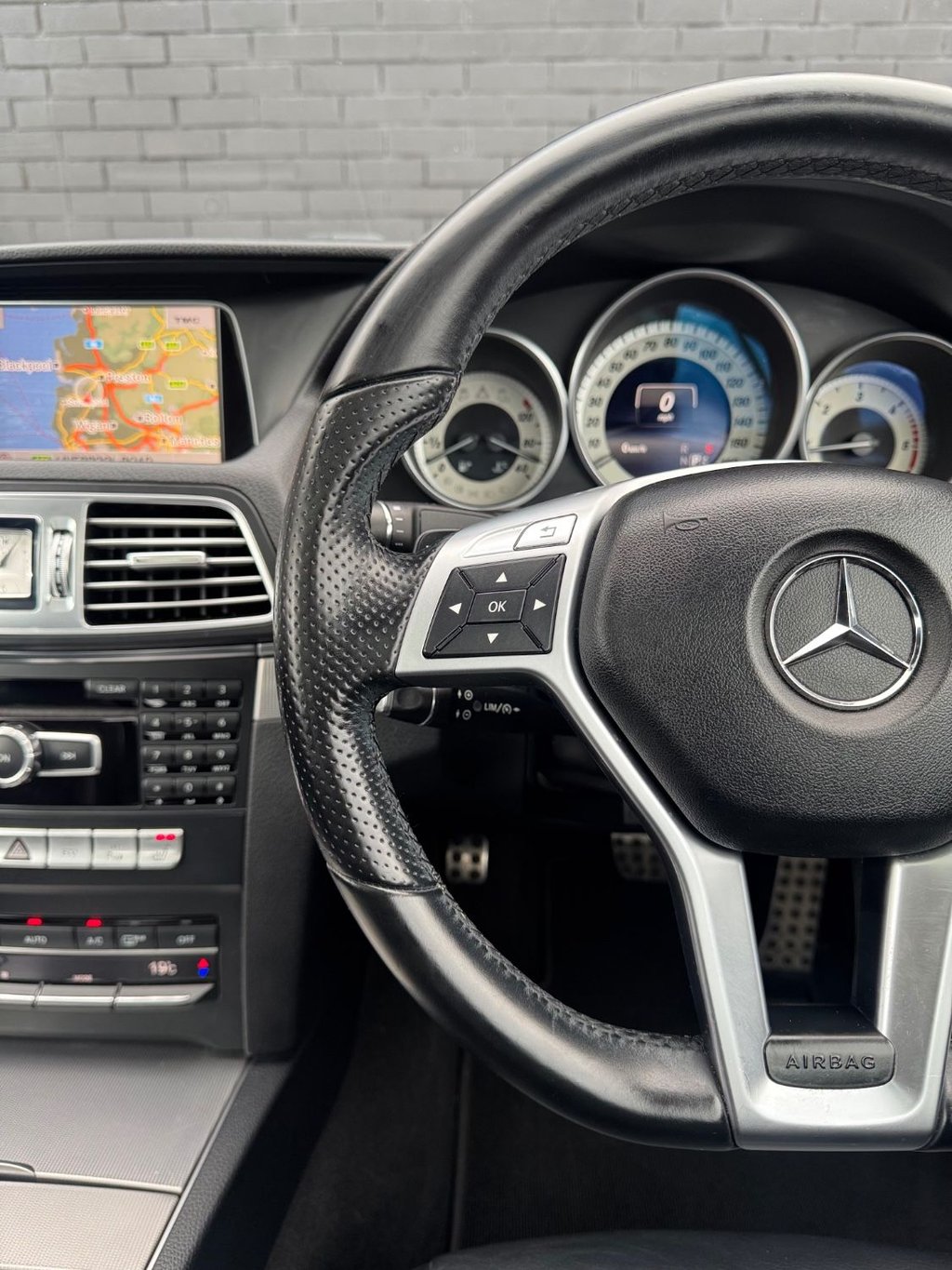 Used Mercedes-Benz E Class 2013 for sale - 77256113: Photo 18