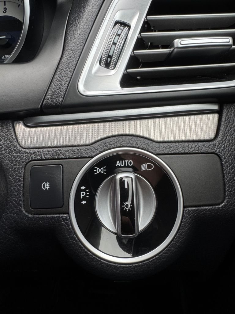 Used Mercedes-Benz E Class 2013 for sale - 77256113: Photo 21