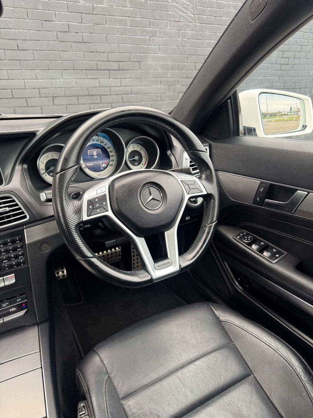 Used Mercedes-Benz E Class 2013 for sale - 77256113: Photo 31