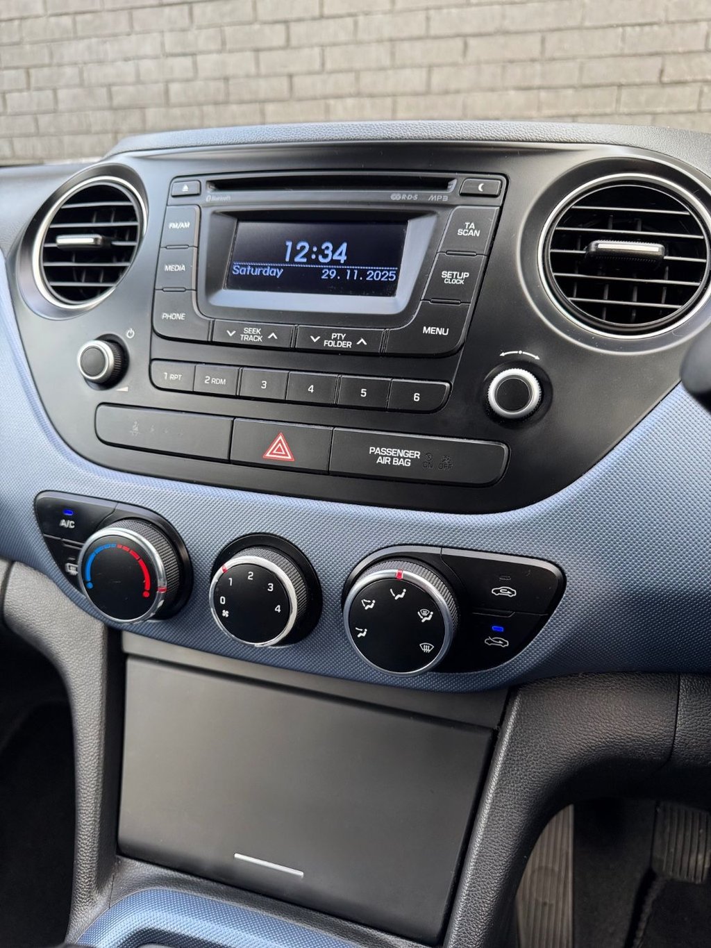 Used Hyundai i10 2015 for sale - 76751336: Photo 27