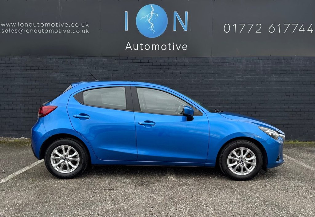 Used Mazda Mazda2 2015 for sale - 76590946: Photo 3