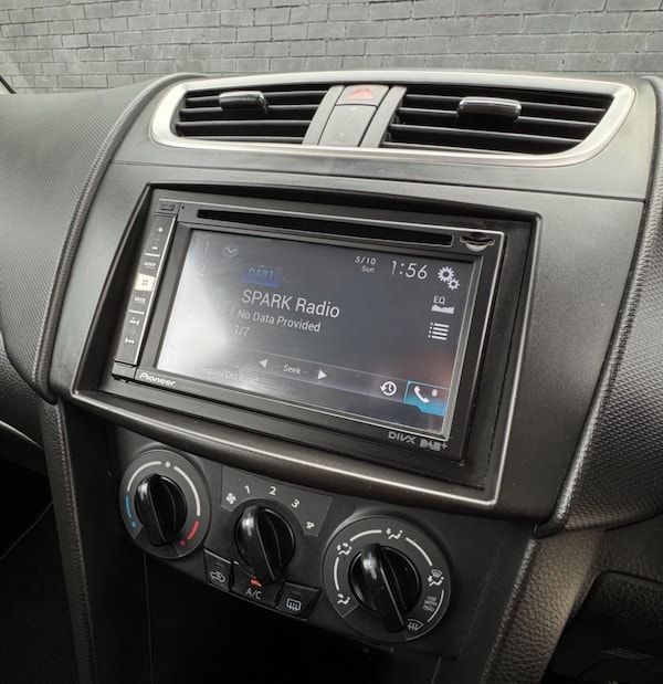 Used Suzuki Swift 2015 for sale - 76180107: Photo 27
