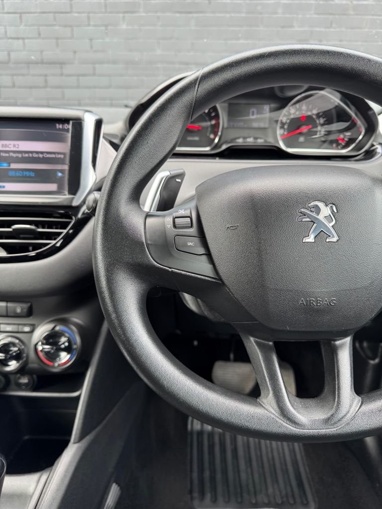 Used Peugeot 208 2012 for sale - 77981648: Photo 22